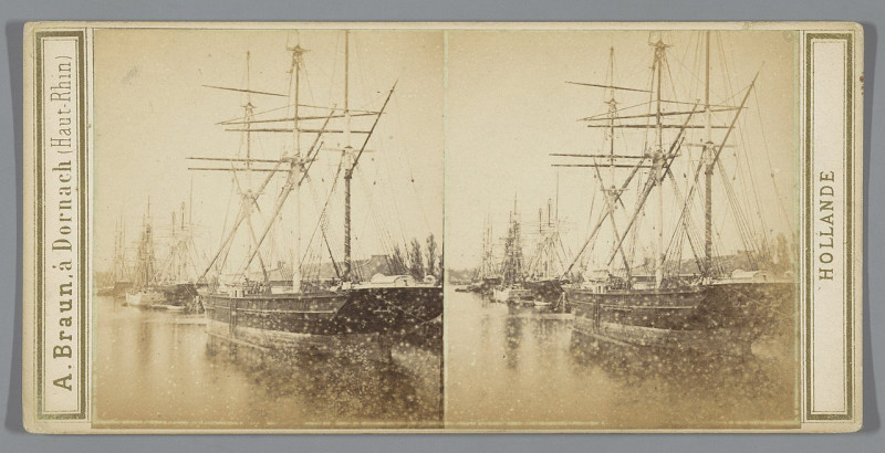 Carte postale ancienne Gezicht op schepen in het Oosterdok, Amsterdam Le grand port de l'Est (Oosterdock) (titel op object) Amsterdam (serietitel op object) Hollande (seriet