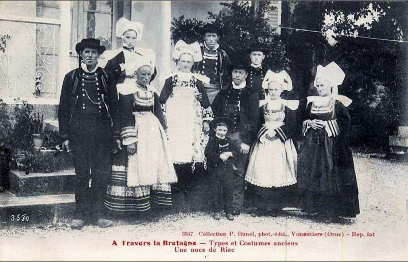 Carte postale ancienne Noce Riec début XXe à Riec-sur-Bélon