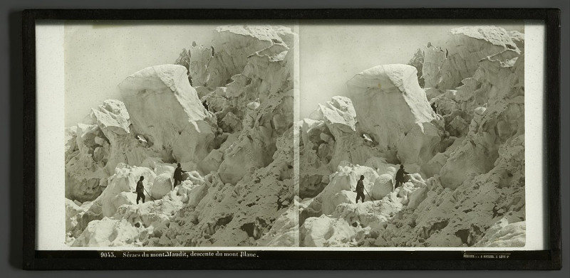 Carte postale ancienne Twee bergbeklimmers op de Mont Maudit tijdens de afdaling van de Mont Blanc Séracs du mont Maudit, descente du mont Blanc (titel op object), Rp-F-F08