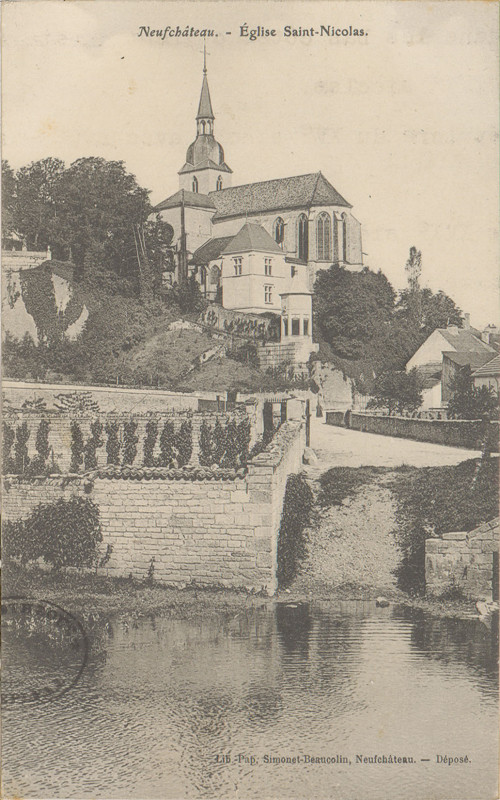 Carte postale ancienne Carte postale, NeufChâteau, Eglise Saint-NiColas