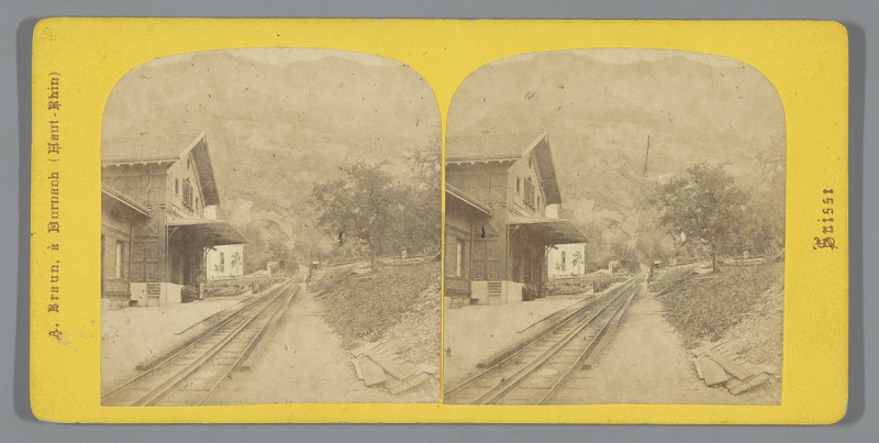 Carte postale ancienne Station langs de spoorlijn van Vitznau naar de Rigi, Zwitserland Chemin de fer du Rigi (la gare) (titel op object) Vitznau (serietitel op object) Suis