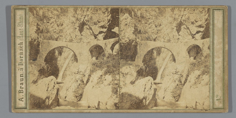 Carte postale ancienne Waterval nabij Menton, Frankrijk Menton. Cascade dans la gorge de Menton (titel op object), Rp-F-F06329