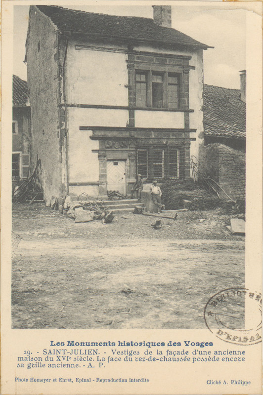 Carte postale ancienne Carte postale, Saint-Julien, Vestige de la façade d'une ancienne maison