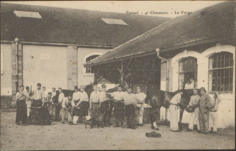 Carte postale ancienne Carte postale, Epinal, 4e Chasseurs, La Forge