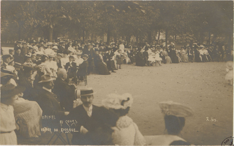 Carte postale ancienne Carte postale, Epinal, Au cours, Autour du kiosque 2