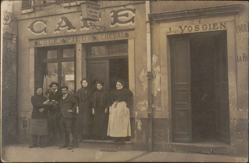 Carte postale ancienne Carte postale, Epinal, Café Loge à pied et à Cheval