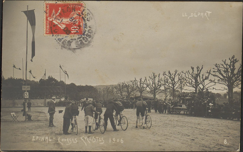 Carte postale ancienne Carte postale, Epinal, Courses cyclistes 1906, Le Départ