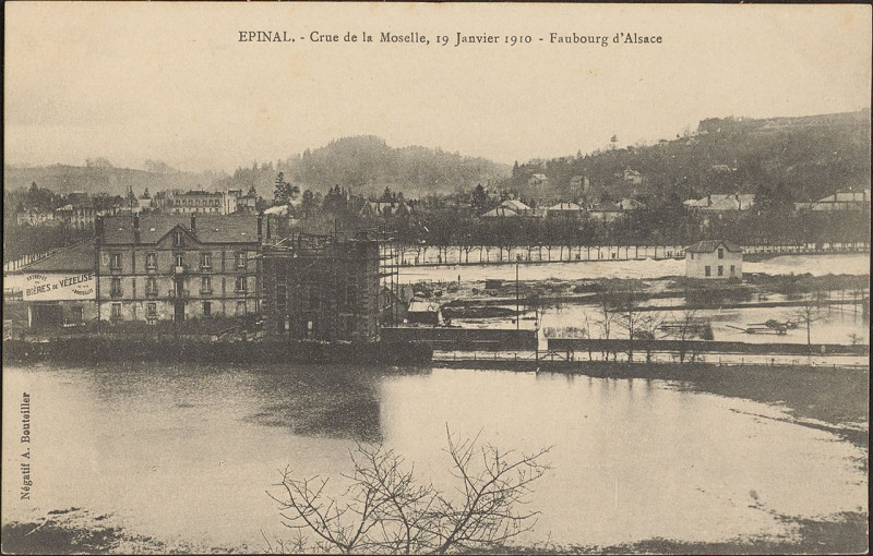 Carte postale ancienne Carte postale, Epinal, Crue de la Moselle, 19 janvier 1910, Faubourg d'Alsace