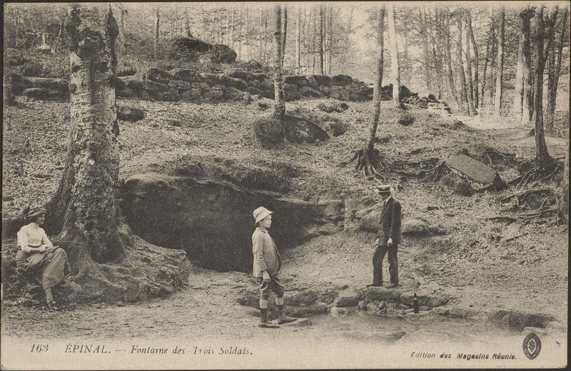 Carte postale ancienne Carte postale, Epinal, Fontaine des Trois soldats