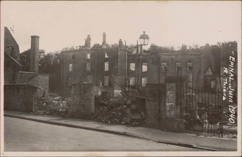 Carte postale ancienne Carte postale, Epinal, Juin 1940, R. Thiers