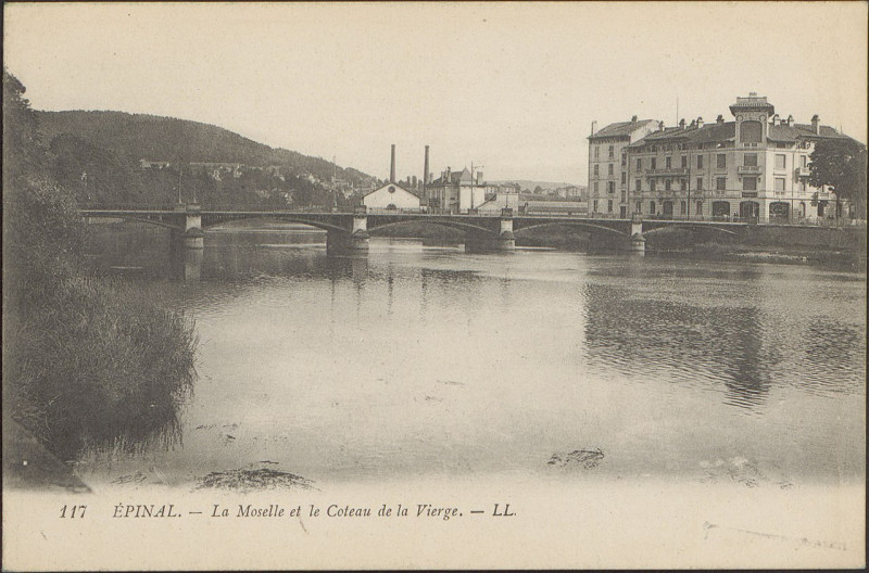 Carte postale ancienne Carte Postale, Epinal, La Moselle et le Côteau de la Vierge