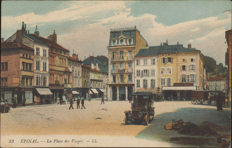 Carte postale ancienne Carte Postale, Epinal, La Place des Vosges 5