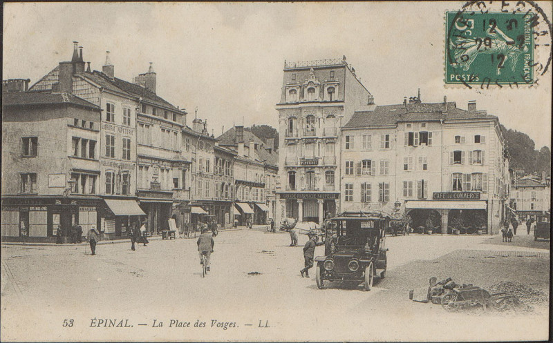Carte postale ancienne Carte Postale, Epinal, La Place des Vosges 6