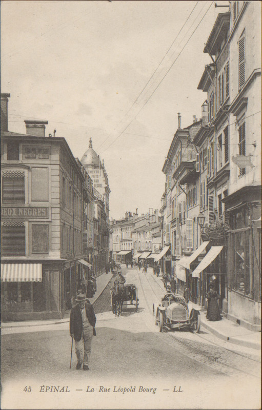 Carte postale ancienne Carte postale, Epinal, La Rue Léopold-Bourg 4