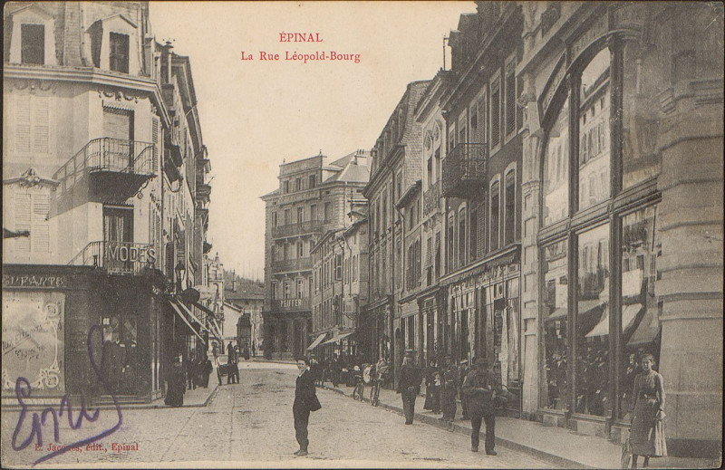 Carte postale ancienne Carte postale, Epinal, La Rue Léopold-Bourg 5