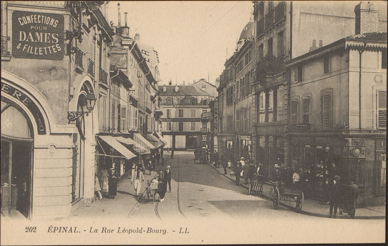 Carte postale ancienne Carte postale, Epinal, La Rue Léopold-Bourg 8