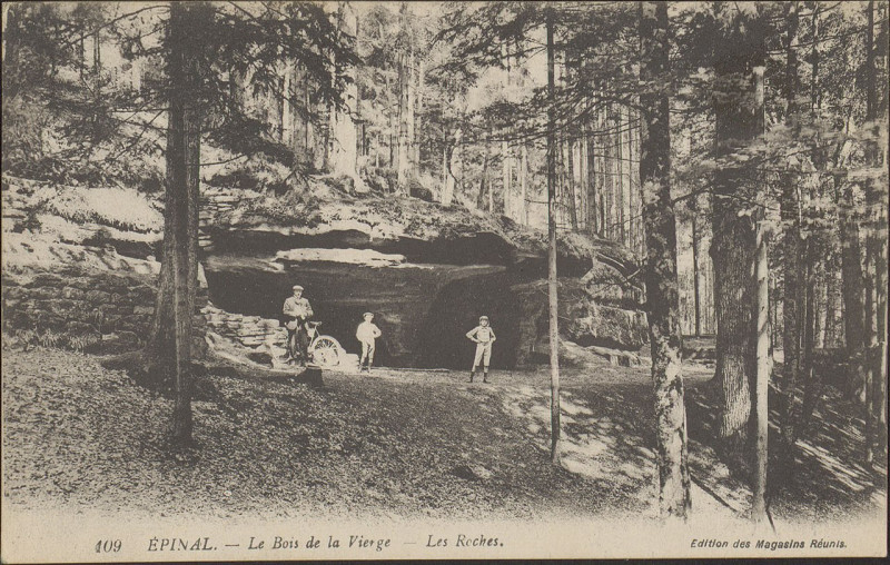 Carte postale ancienne Carte postale, Epinal, Le Bois de la Vierge, Les Roches