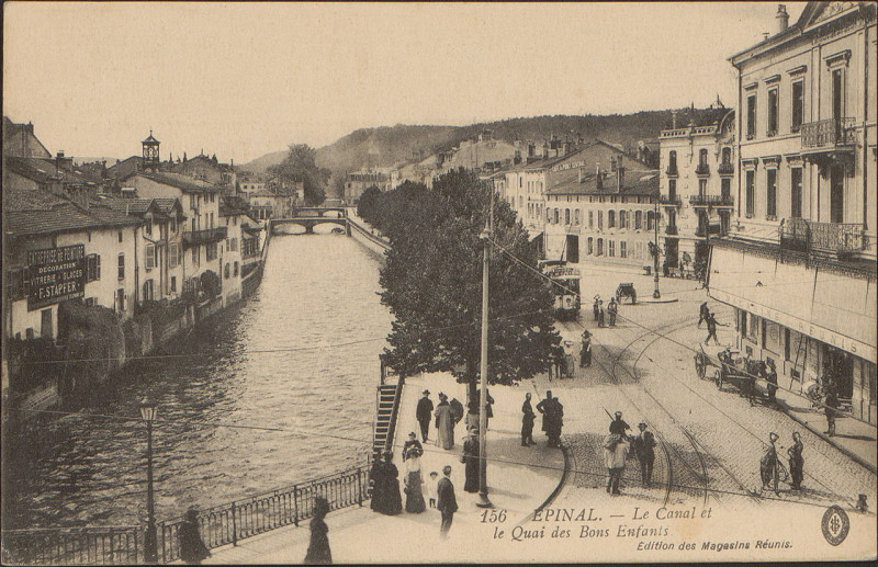Carte postale ancienne Carte postale, Epinal, Le Canal et le Quai des Bons-Enfants 4