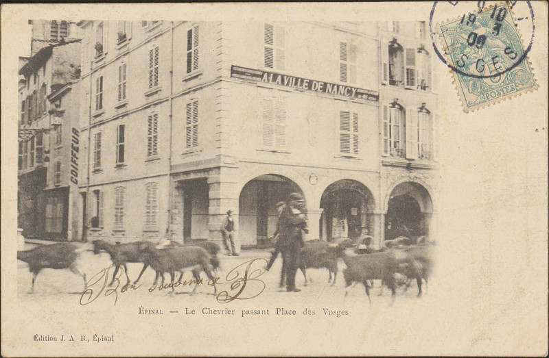 Carte postale ancienne Carte postale, Epinal, Le Chevrier passant Place des Vosges
