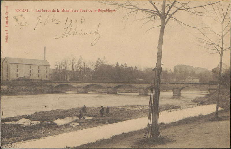 Carte postale ancienne Carte Postale, Epinal, Les bords de la Moselle au Pont de la République