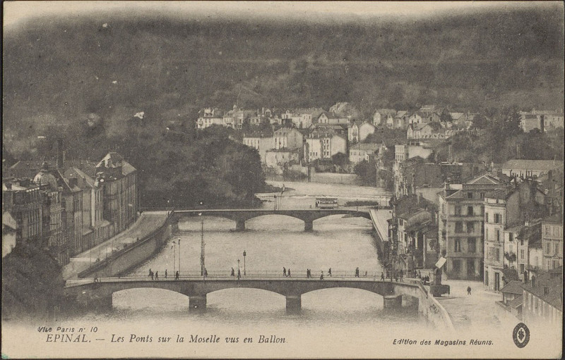 Carte postale ancienne Carte Postale, Epinal, Les Ponts sur la Moselle vus en Ballon