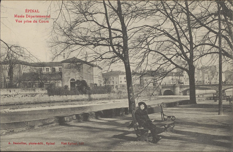 Carte postale ancienne Carte Postale, Epinal, Musée Départemental, Vue prise du Cours