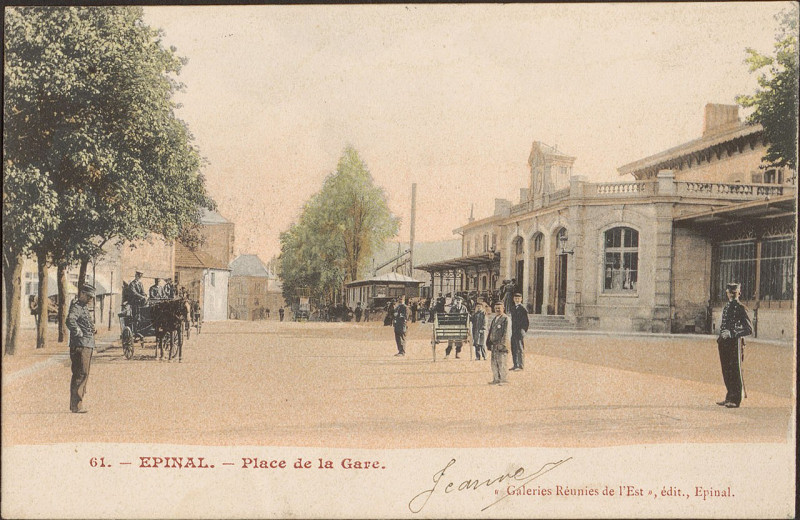 Carte postale ancienne Carte postale, Epinal, Place de la Gare 2