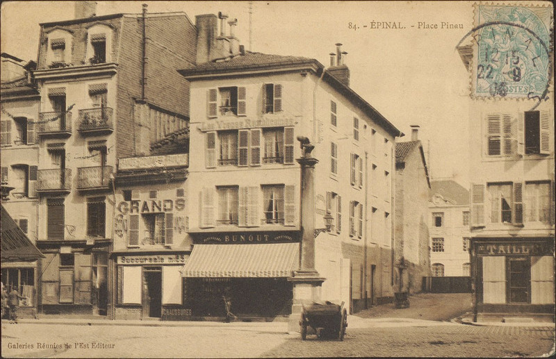 Carte postale ancienne Carte postale, Epinal, Place Pinau