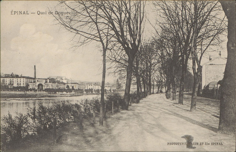 Carte postale ancienne Carte Postale, Epinal, Quai de Dogueville