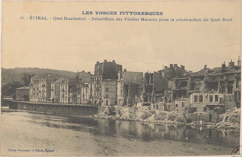 Carte postale ancienne Carte postale, Epinal, Quai Rualménil, Démolition des vieilles maisons pour la construction du quai Boyé