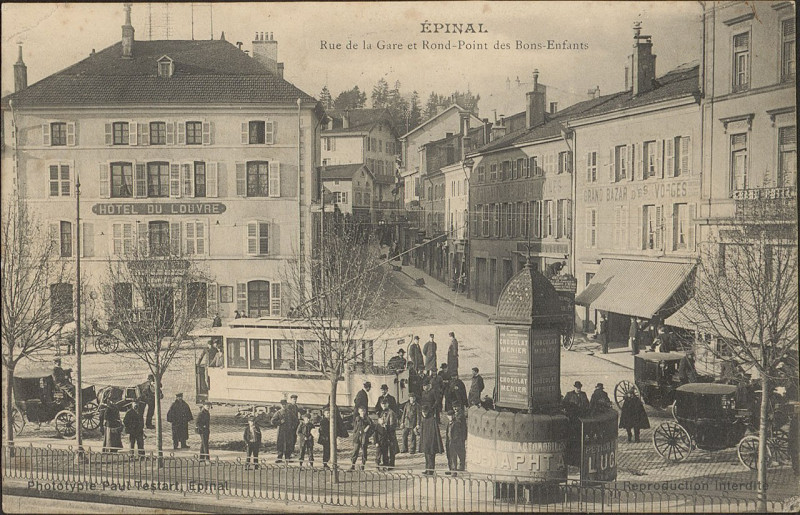 Carte postale ancienne Carte postale, Epinal, Rue de la Gare et Rond-Point des Bons-Enfants 2