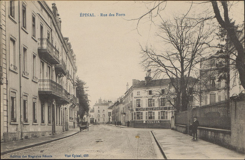 Carte postale ancienne Carte Postale, Epinal, Rue des Forts