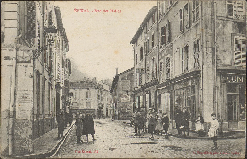 Carte postale ancienne Carte postale, Epinal, Rue des Halles