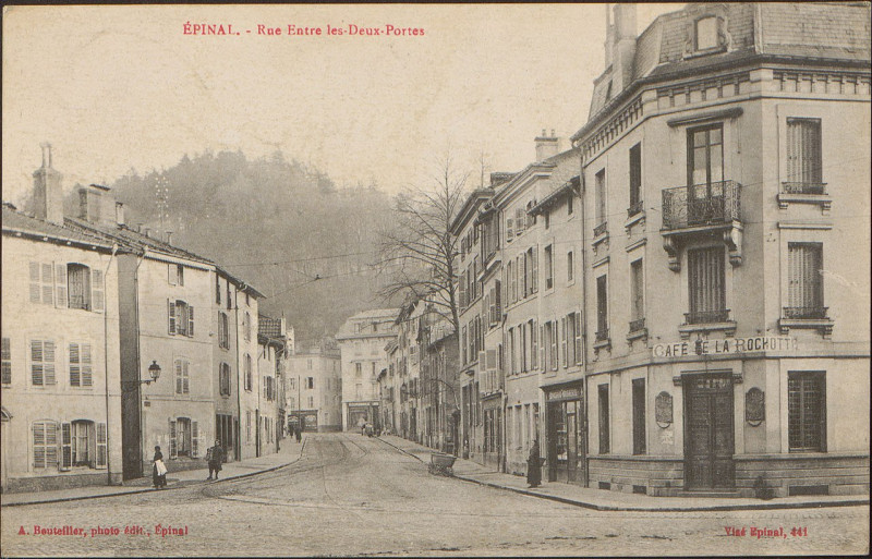 Carte postale ancienne Carte postale, Epinal, Rue Entre les Deux-Portes
