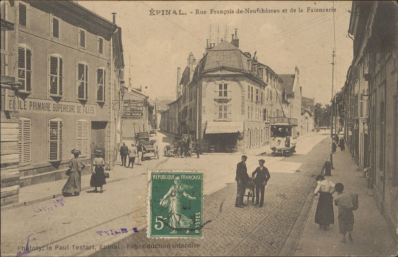 Carte postale ancienne Carte postale, Epinal, Rue François-de-Neufchâteau et de la Faïencerie