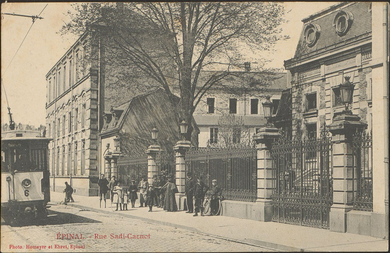 Carte postale ancienne Carte postale, Epinal, Rue Sadi-Carnot 2