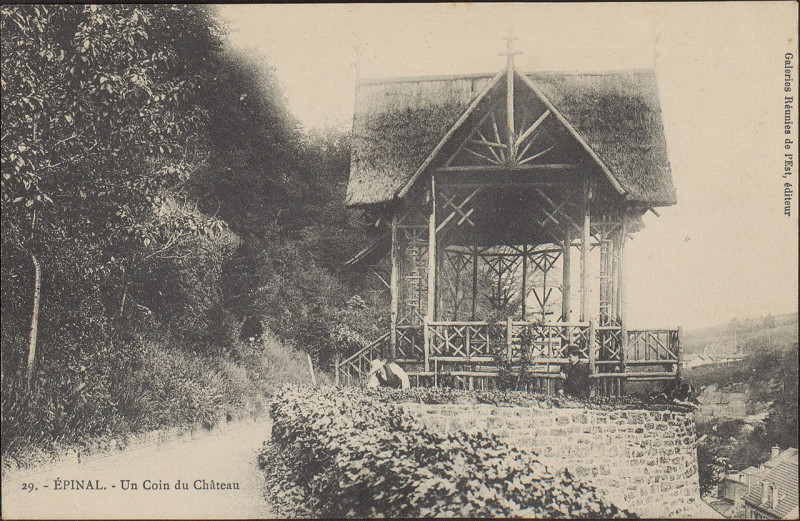 Carte postale ancienne Carte Postale, Epinal, Un Coin du Château