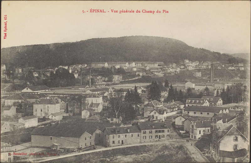 Carte postale ancienne Carte Postale, Epinal, Vue générale du Champ du Pin