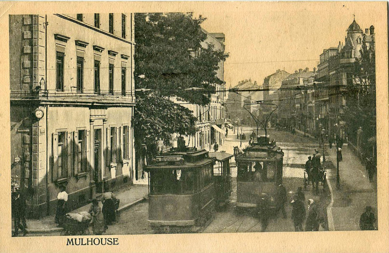 Carte postale ancienne Mt 77 - Mulhouse - sans titre - Croisement de deux tramways à Mulhouse