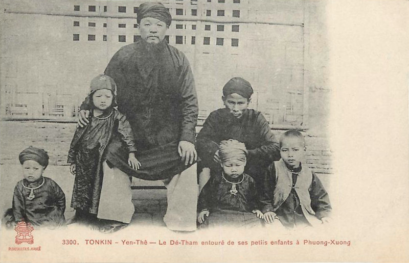 Carte postale ancienne De-tham et petits-enfants