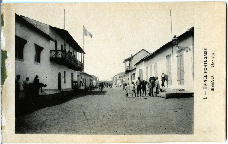Carte postale ancienne Jrd - 1. Guiné Portuguesa – Bissau – Uma rua