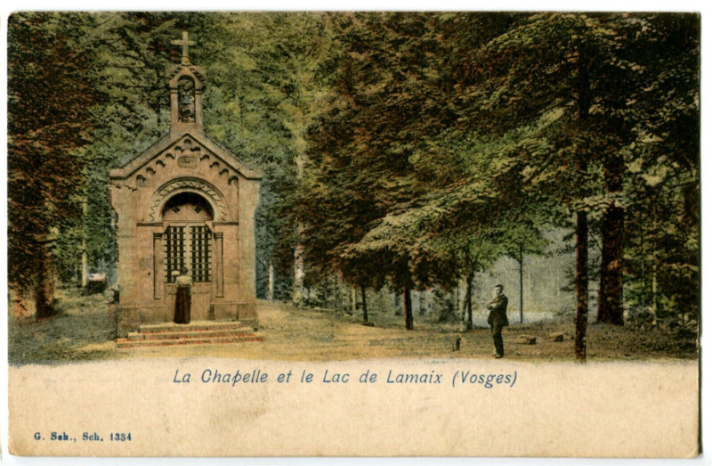 Carte postale ancienne Vosges Environs de Vexaincourt La Chapelle et le Lac de la Maix animé à Vexaincourt