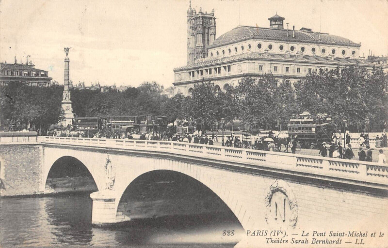 Carte postale ancienne Paris 4e Le Pont Saint-Michel Et Theatre Sarah Bernhardt à Paris 4e