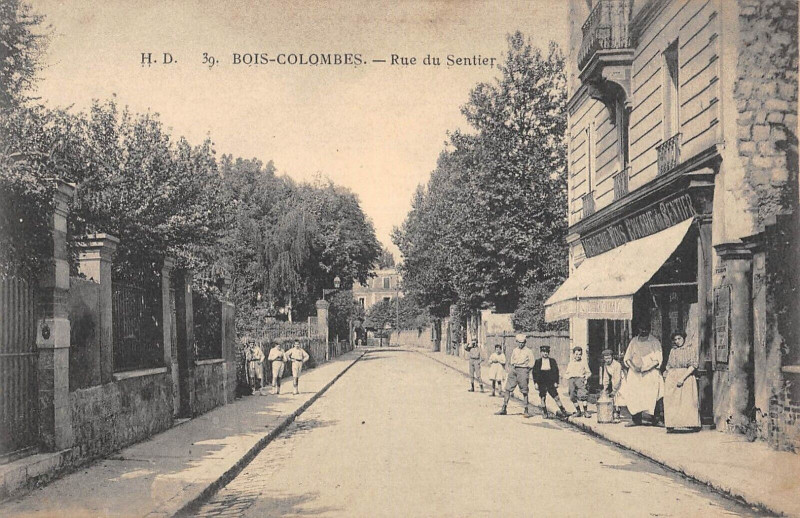 Carte postale ancienne Bois Colombes Rue Du Sentier à Bois-Colombes