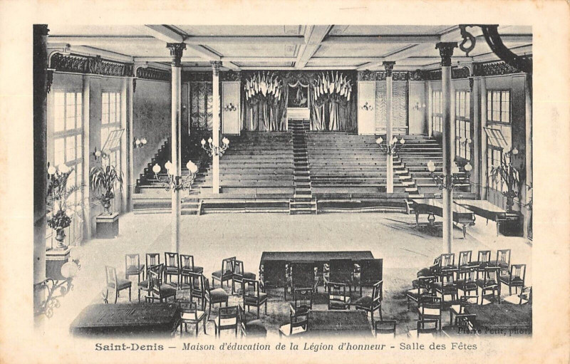 Carte postale ancienne Saint Denis Maison D'Education De La Legion D'Honneur Salle Des Fetes à Saint-Denis