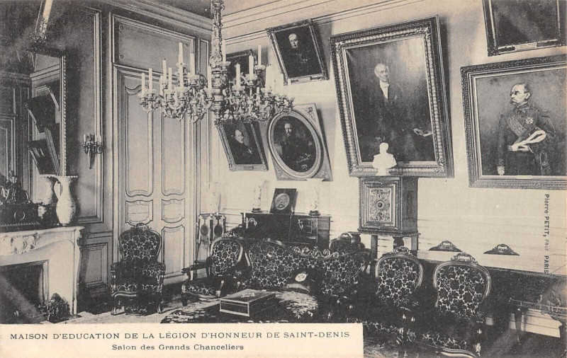Carte postale ancienne Saint Denis Maison D'Education De La Legion D'Honneur Salon Gd Chancelier à Saint-Denis