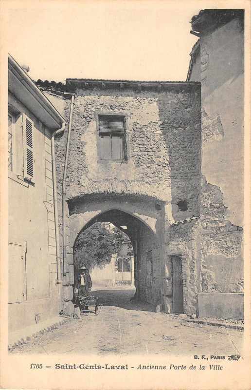 Carte postale ancienne Saint Genis Laval Ancienne Porte De La Ville à Saint-Genis-Laval