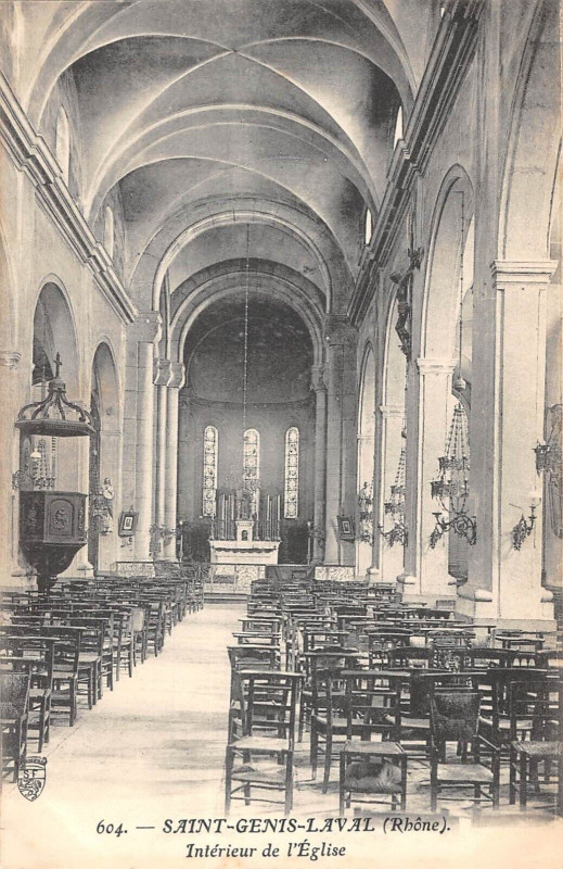Carte postale ancienne Saint Genis Laval Interieur Eglise à Saint-Genis-Laval