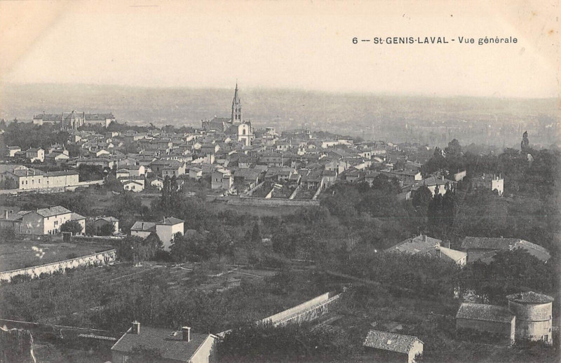 Carte postale ancienne Saint Genis Laval Vue Generale à Saint-Genis-Laval