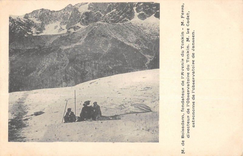 Carte postale ancienne M.de Boisadam Fondateur De L'Avenir Du Tonkin M.ferra Directeur Observato